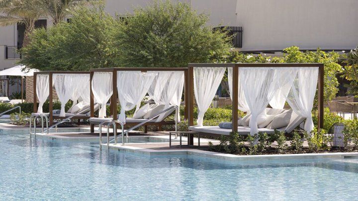 Jumeirah Gulf Of Bahrain Resort Monetary